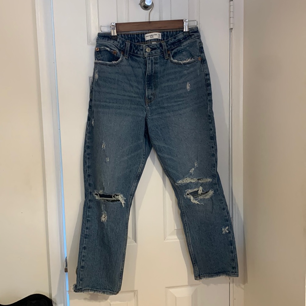 Abercrombie and Fitch The Mom High Rise Ankle Jeans